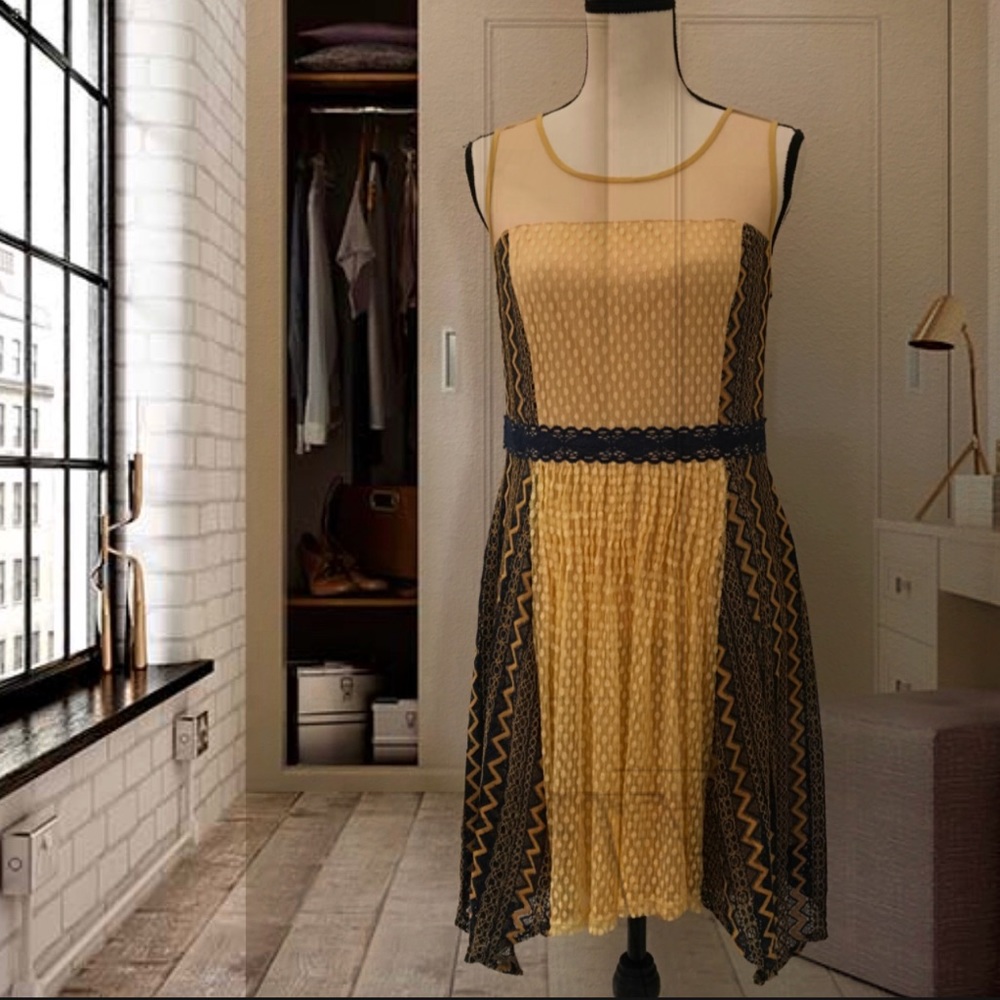 Final Sale Ryu New Lace Yellow / Blue Sleeveless Dress